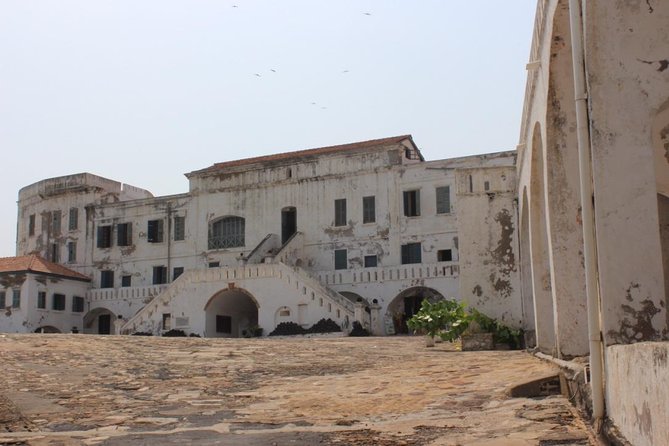 6 day Culture & History Tour in Ghana - Day 2: Aburi gardens, glass beads, and the Volta River