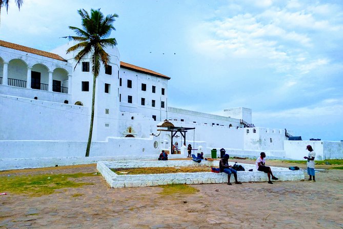 Accra and Cape Coast Escape - Independence Square and Black Star Square