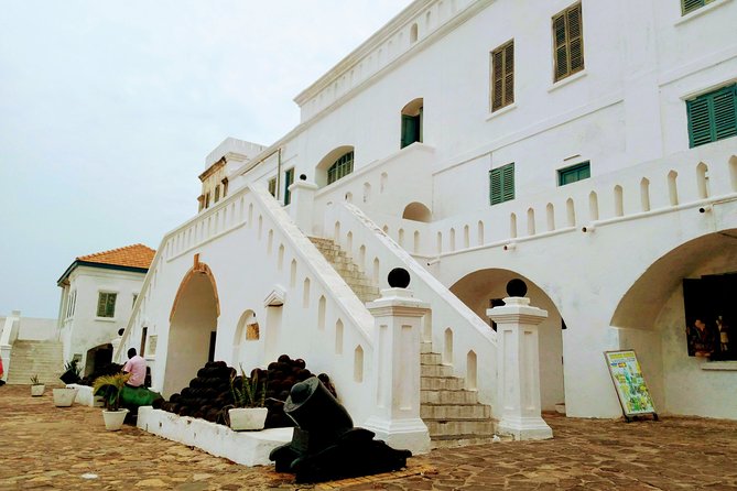 Accra and Cape Coast Escape - Shopping at Accra’s Center for National Culture