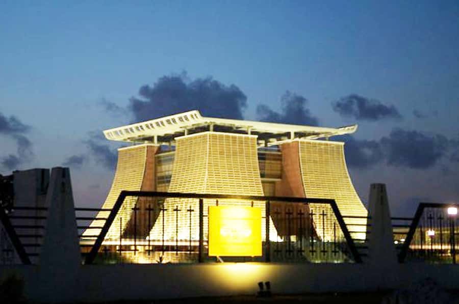 Accra Architectural Tour - Ga-Mashie and Jamestown: the local side of the story