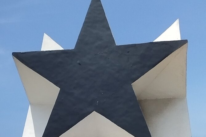 Accra City Tour Experience - Local art at the Centre for National Culture