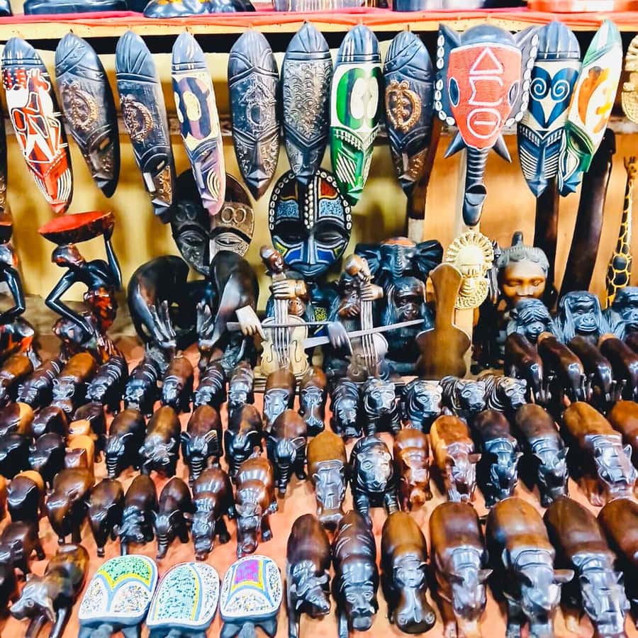 ACCRA GUIDED CITY TOUR, GHANA - Independence Square and Black Star Square