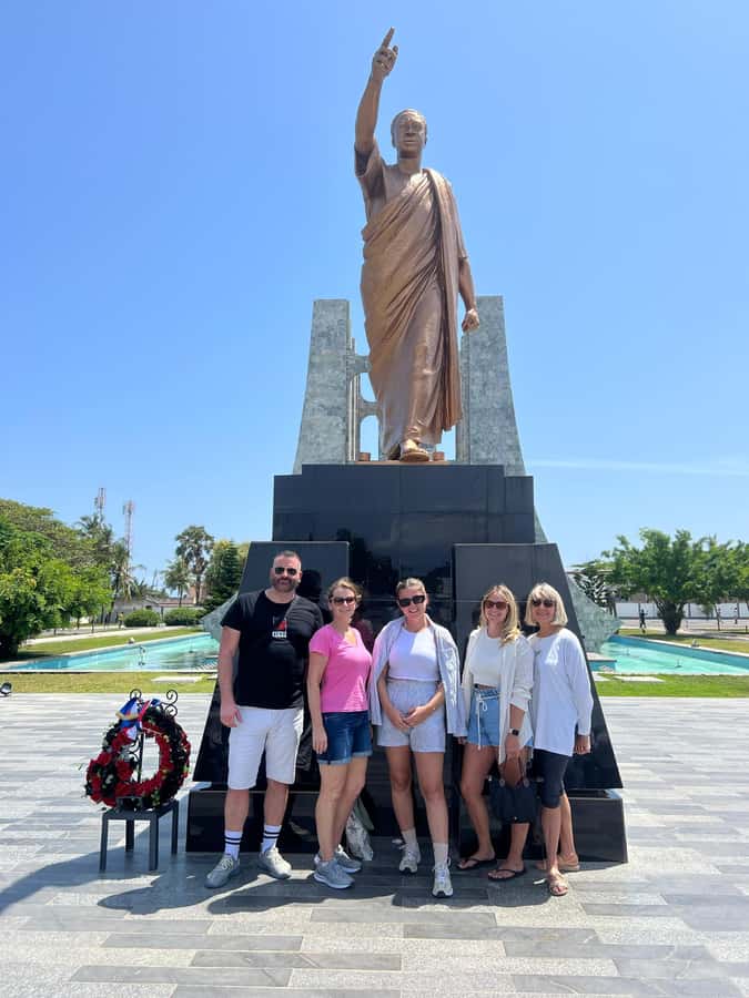 Accra: Guided City Tour with Lunch - Lunch at a Ghanaian restaurant
