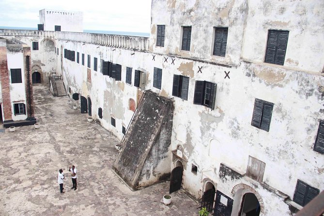 Accra To Cape Coast And Elmina Day Tour - What a private tour changes