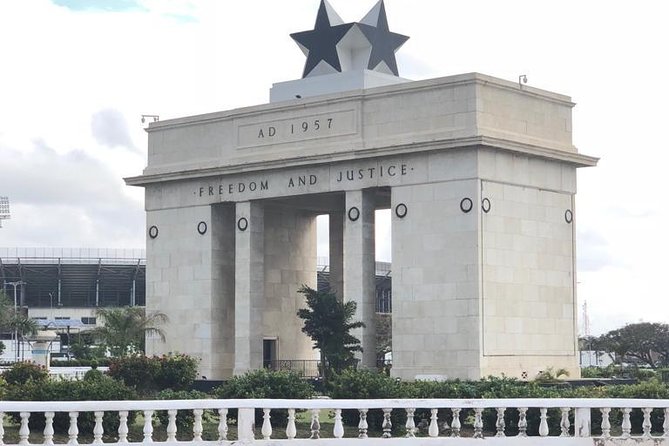 Easytourgh (Accra Tour) - The Centre for National Culture and Ghanaian arts