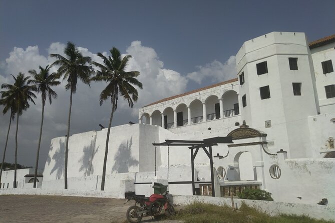 Elmina & Cape Coast Castles Day Trip from Accra - Elmina Castle: two hours inside a UNESCO site