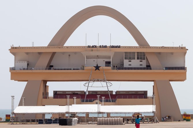 Explore Accra - Mokola Market, where Accra shops