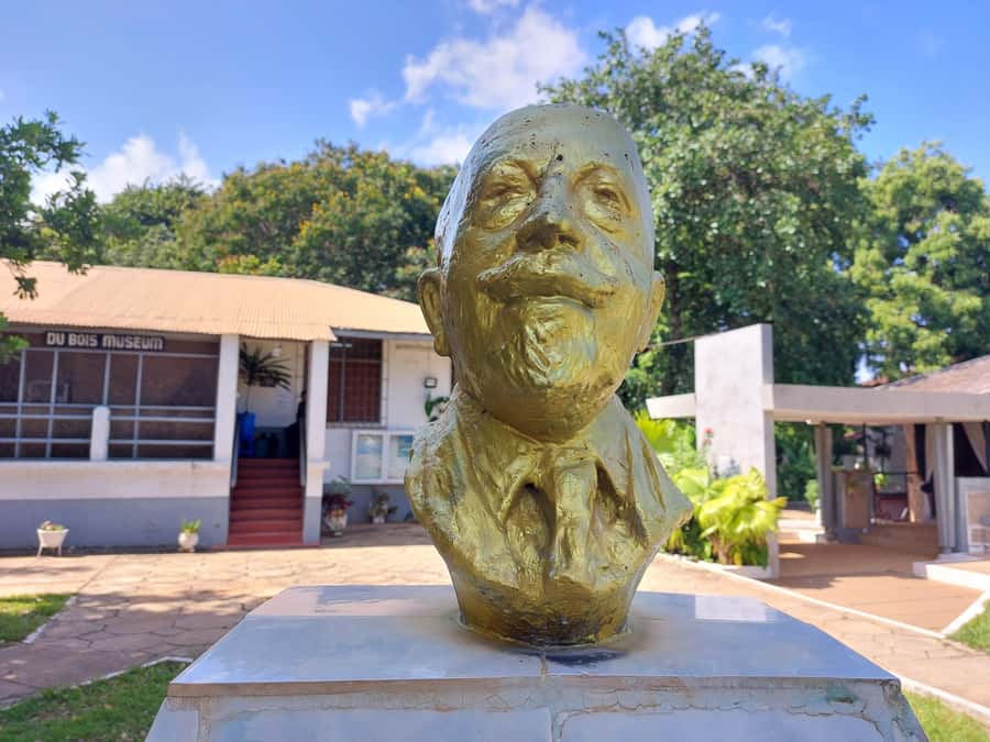 Full-Day Accra City Tour - Why the private vehicle and guide matter