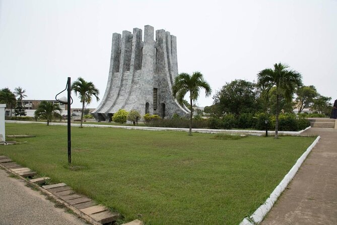 Full-Day Guided Tour Accra City, Ghana - Shopping at the Accra Arts Centre