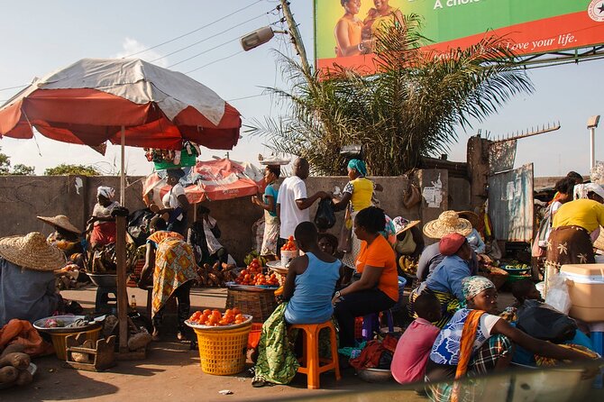 Full-Day Private Culture and History Tour of Accra - Two hours at Kwame Nkrumah Memorial Park