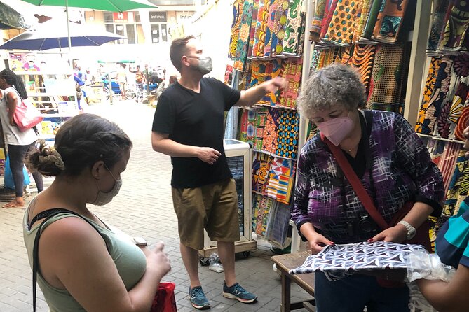 Full-Day Private Culture and History Tour of Accra - Makola Market in a short half-hour visit