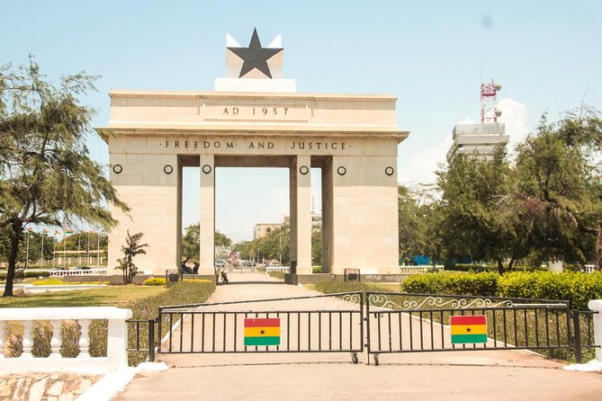Half-day Accra Guided Tour - Centre for National Culture: crafts, cloth, and shopping time