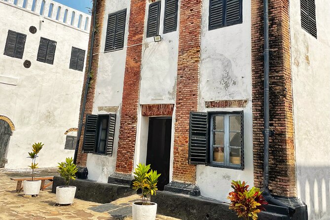 Historical tour in Cape Coast Ghana - What the $200 price covers