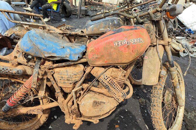 The Agbogbloshie (Accra E-waste and Recycling experience) Private Tour - The drive to the site sets the scene